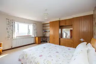 3 Tudor GroveImage 19