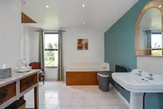 12 Glastonbury AvenueImage 30
