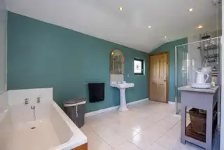 12 Glastonbury AvenueImage 29