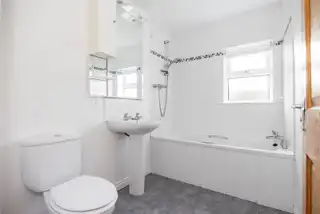 32B Crumlin RoadImage 20