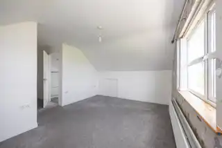 32B Crumlin RoadImage 29
