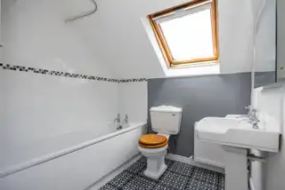 32B Crumlin RoadImage 27