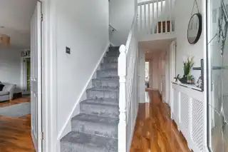 32 Fairview DriveImage 3