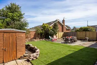 12 Woodford Park EastImage 17