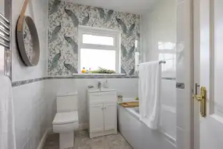 12 Woodford Park EastImage 15