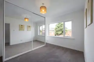 12 Woodford Park EastImage 13