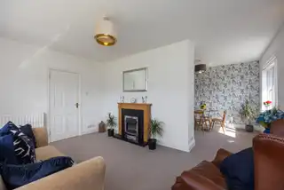 12 Woodford Park EastImage 8