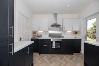 12 Woodford Park EastImage 10