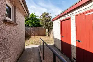 33 Westmount AvenueImage 21
