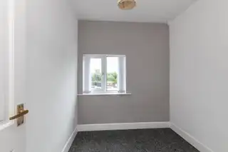 64 Serpentine GardensImage 15