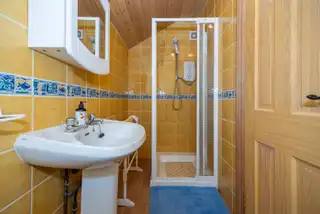 Middle RoadImage 27