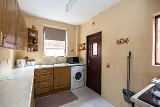 11 Abbeydale GardensImage 9