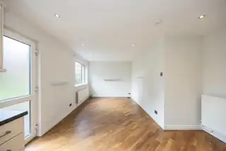 20 Dorchester GardensImage 12