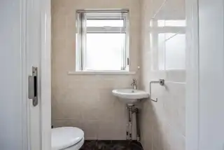20 Dorchester GardensImage 5