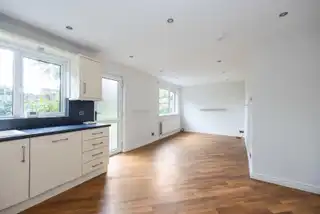 20 Dorchester GardensImage 11