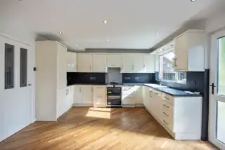 20 Dorchester GardensImage 10