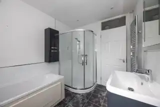 20 Dorchester GardensImage 23