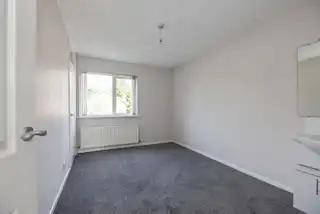 20 Dorchester GardensImage 18