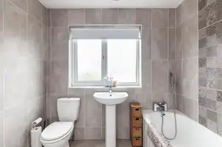 2 Fairhill DriveImage 18