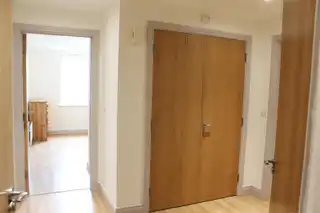 20 Milfort MewsImage 3