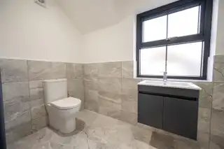 22 Iveagh HallImage 13