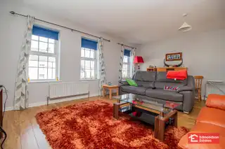 7 Springmount MewsImage 8