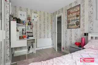 10 Castle MeadowsImage 19