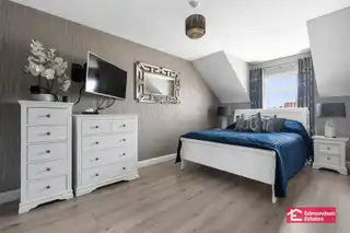10 Castle MeadowsImage 25