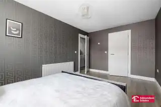 10 Castle MeadowsImage 16