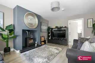 10 Castle MeadowsImage 4