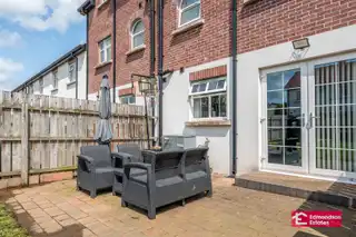 10 Castle MeadowsImage 37