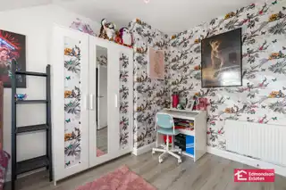 10 Castle MeadowsImage 31
