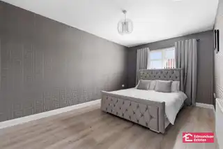 10 Castle MeadowsImage 15