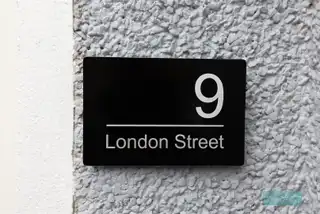 9 London StreetImage 3