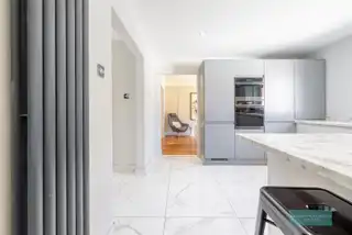 8 Highfields CloseImage 19