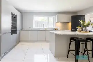8 Highfields CloseImage 21