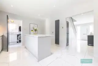8 Highfields CloseImage 16