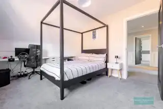 8 Highfields CloseImage 37