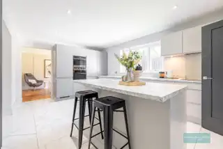 8 Highfields CloseImage 18