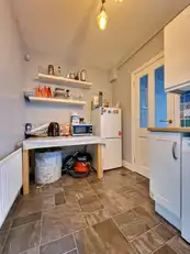 86 Grove Street EastImage 5