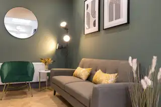 Room 5, 42 Grace AvenueImage 7