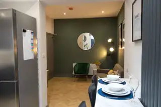 Room 5, 42 Grace AvenueImage 5