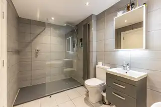 Apt 5, 3 AmblesideImage 17