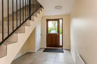 Apt 5, 3 AmblesideImage 3