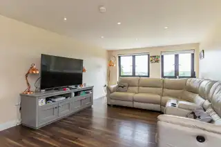 Apt 5, 3 AmblesideImage 7