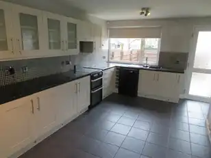 25 Braemar AvenueImage 6