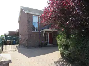 26 Hillcrest ManorImage 2
