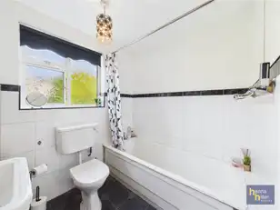 18 Ashgrove RoadImage 11
