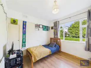 18 Ashgrove RoadImage 10