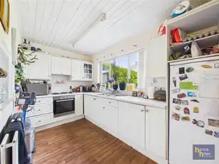 18 Ashgrove RoadImage 6